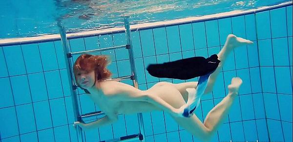  Avenna hot naked sexy underwater teen